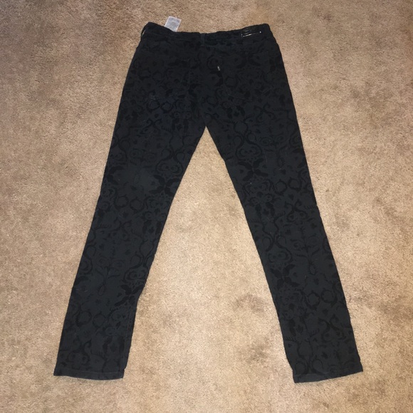 High Rise Levi Jeans - Picture 8 of 8